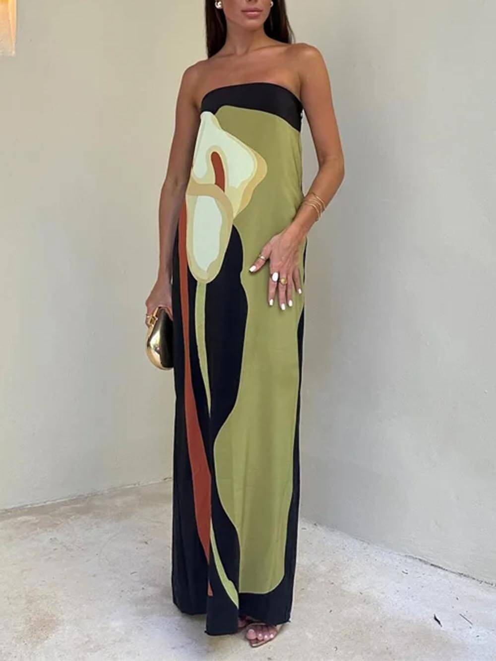 Chic Off-Shoulder Sleeveless Maxi Dress with Bold Contrast Print
