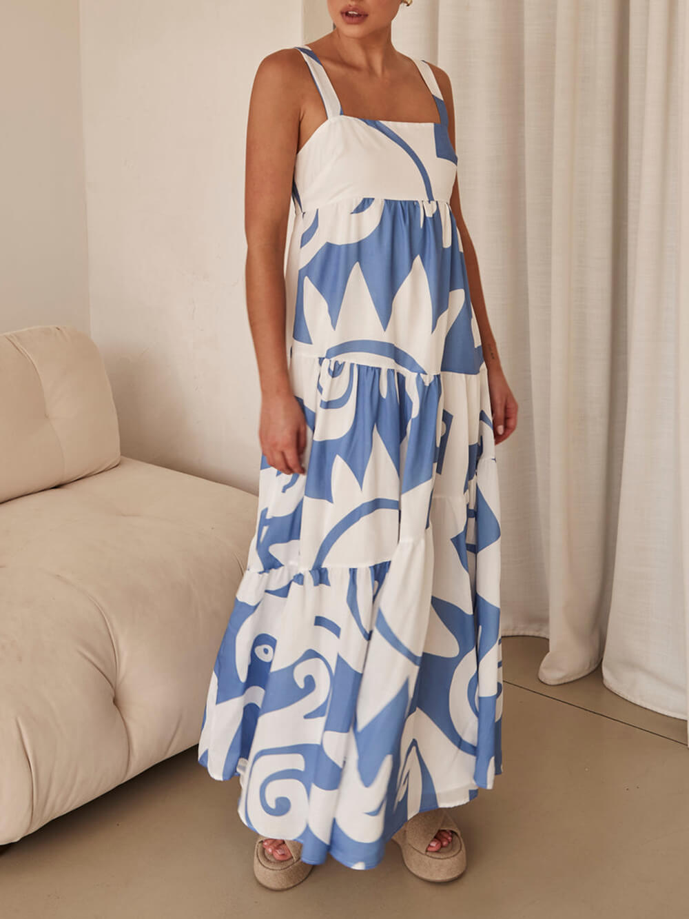 Captivating Geometric-Print Maxi Dress with Flowy Silhouette