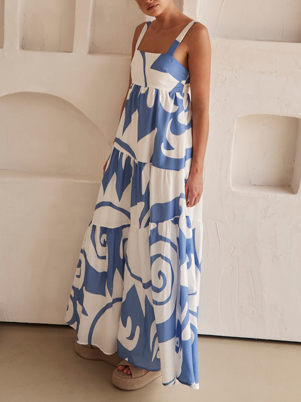 Captivating Geometric-Print Maxi Dress with Flowy Silhouette