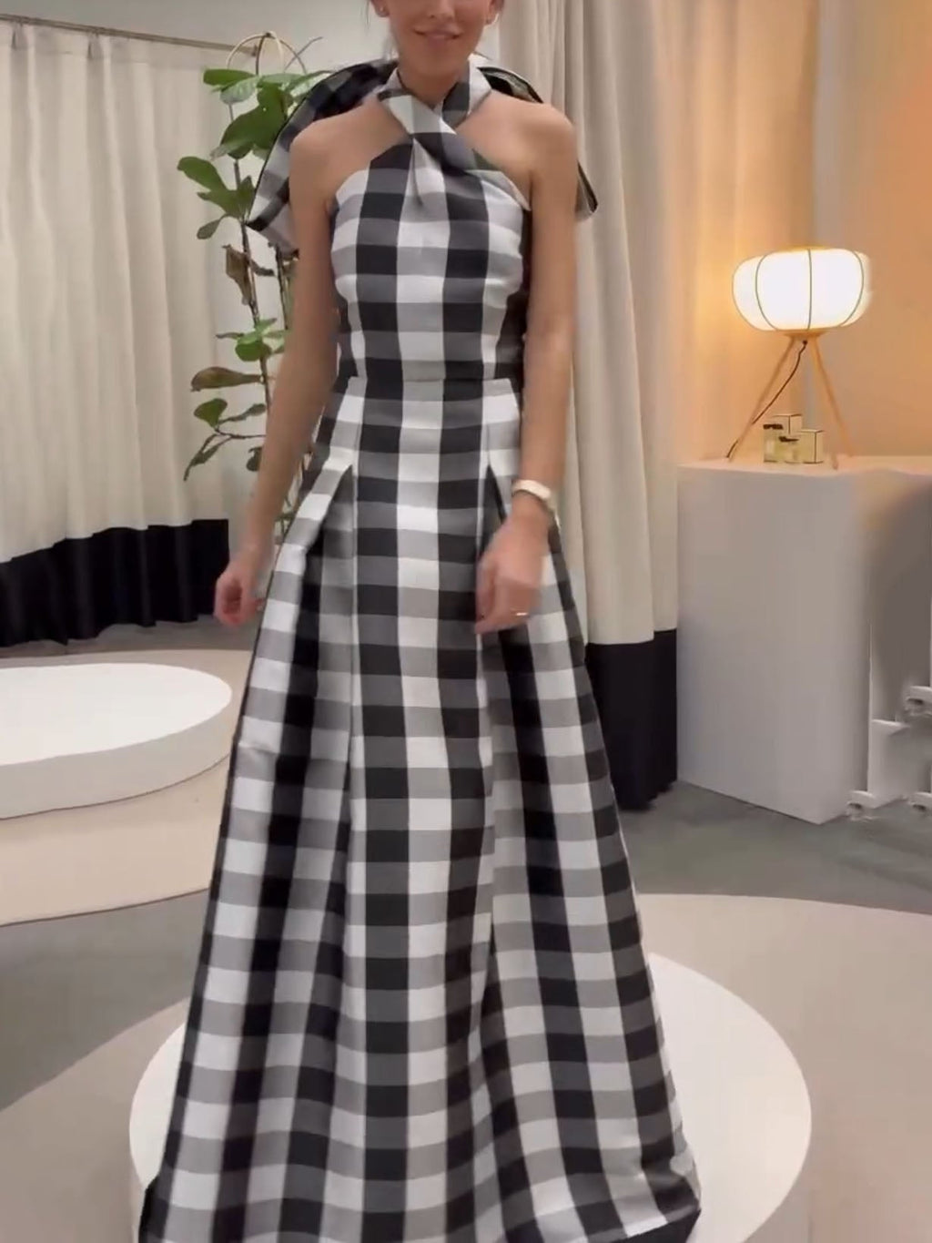 Chic Plaid Halter-Neck Maxi Dress with Timeless Style