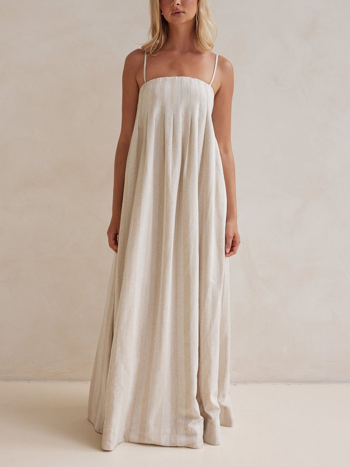 Chic Casual Halter-Neck Striped Maxi Dress for Effortless Summer Style