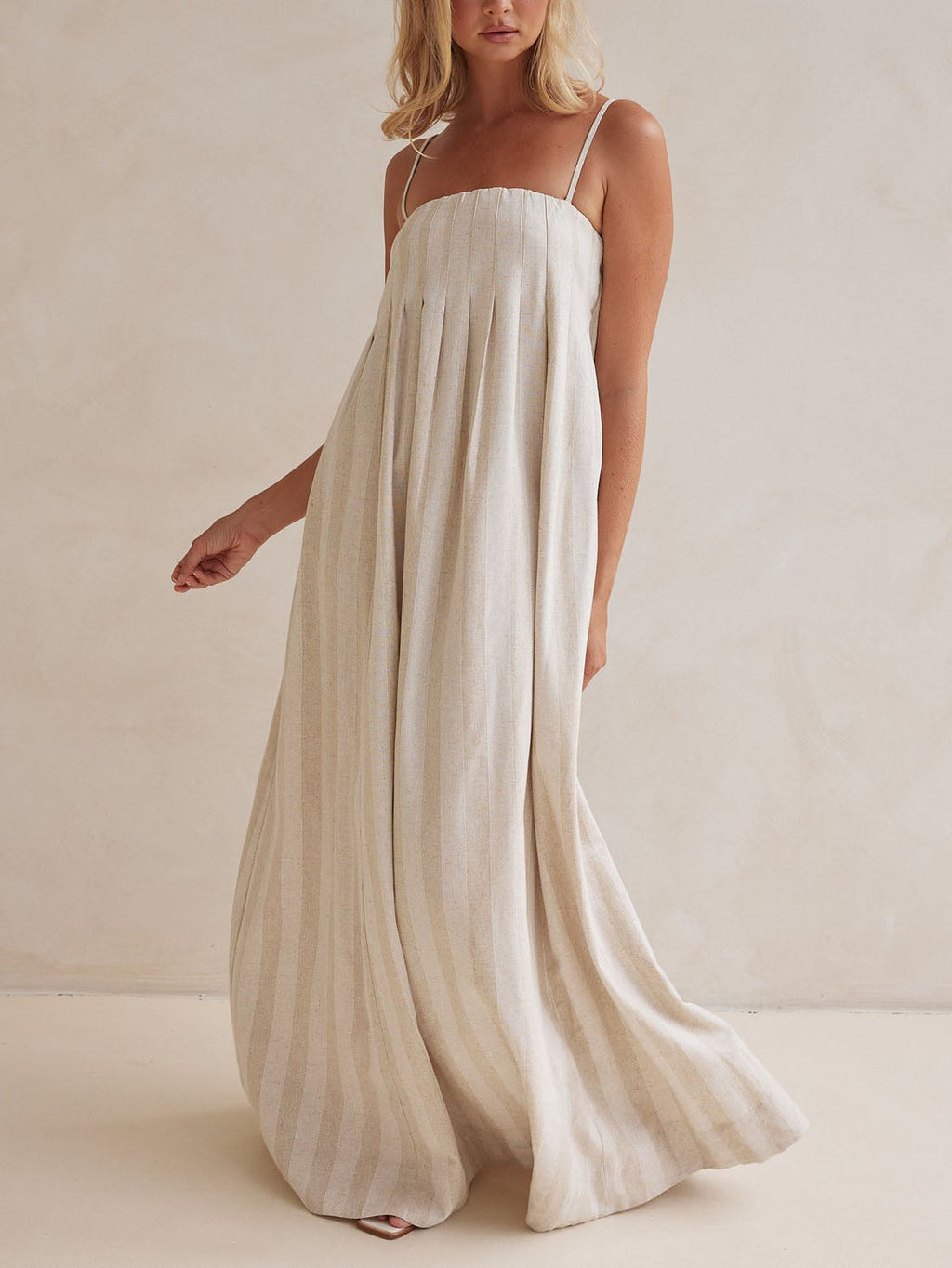 Chic Casual Halter-Neck Striped Maxi Dress for Effortless Summer Style