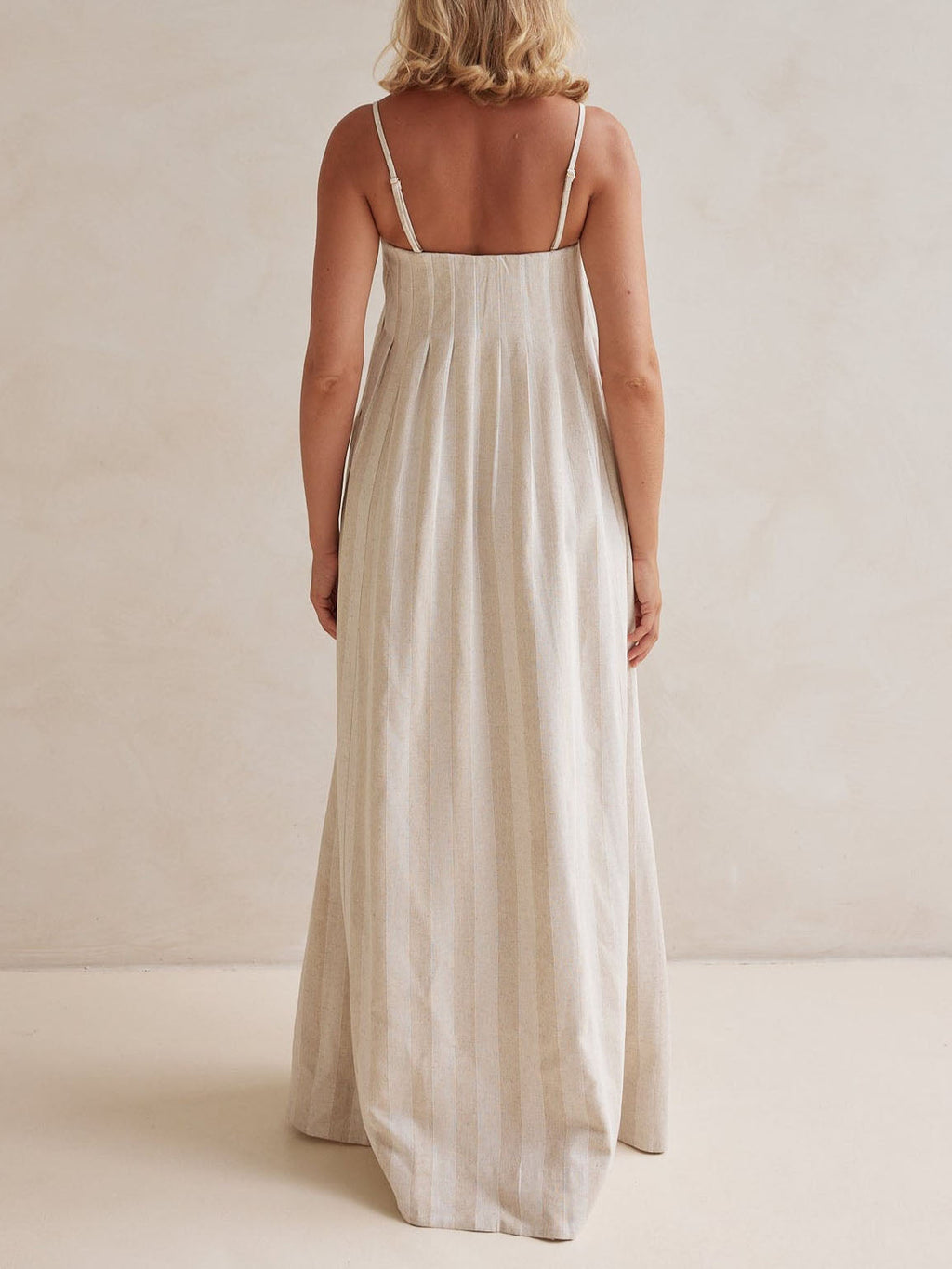 Chic Casual Halter-Neck Striped Maxi Dress for Effortless Summer Style