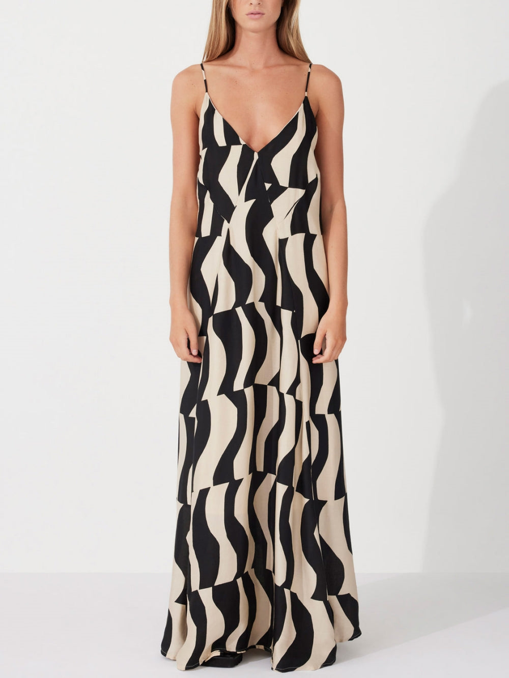 Effortless Relaxed-Fit Maxi Dress with Scooped Back