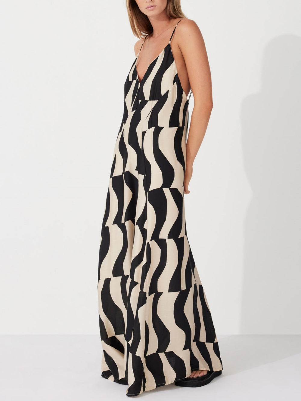Effortless Relaxed-Fit Maxi Dress with Scooped Back