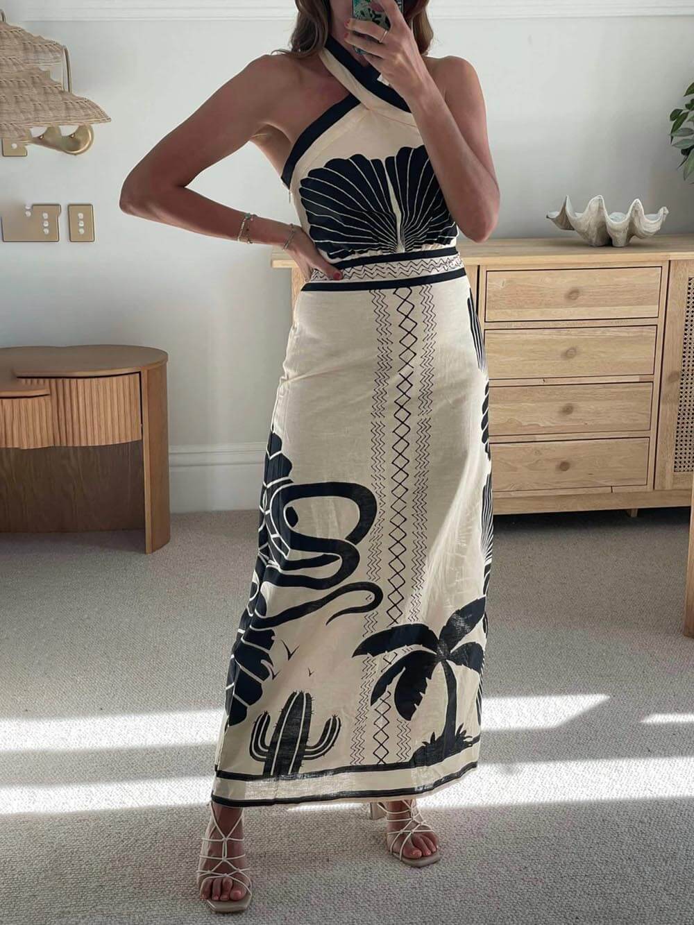 Chic Ethnic-Print Halter Maxi Dress with a Flattering Slim-Fit Silhouette